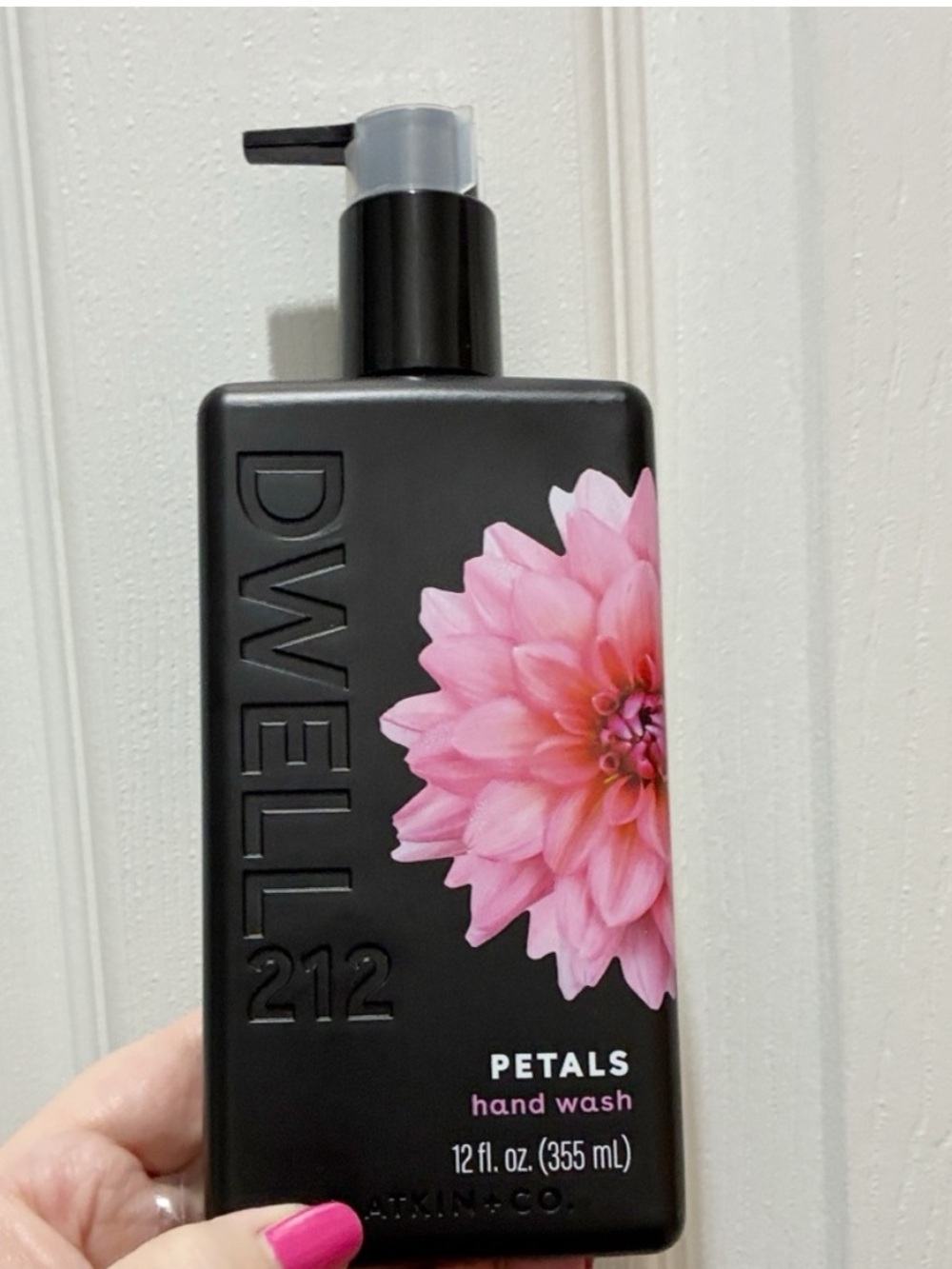 dwell 212 Floral Hand Wash in Petals